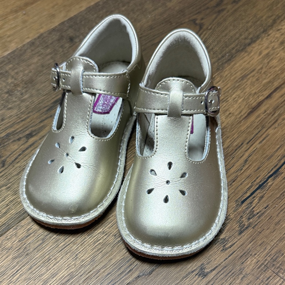 Gold L’Amour Girls’ Joy Classic Leather T-Strap Mary Jane Dress Shoes